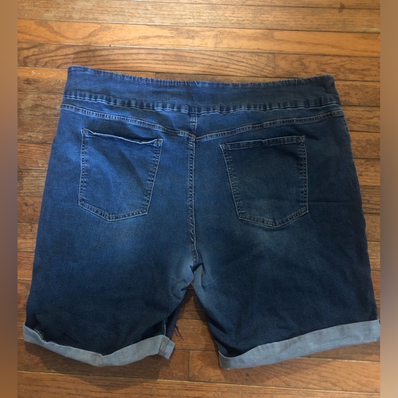 Terra & Sky Blue Jean Pull On Shorts with Cuffed Hem - Picture 2 of 7